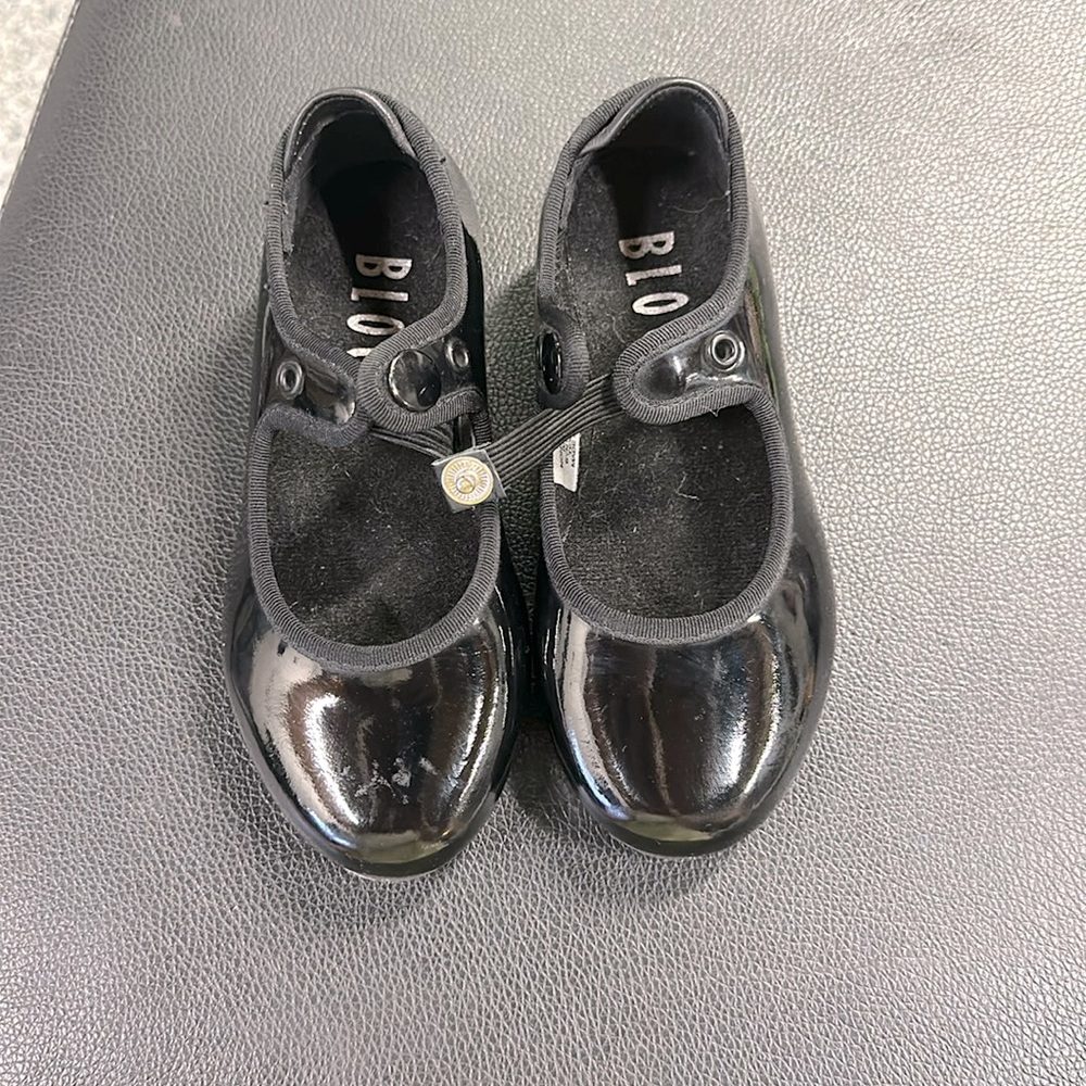 Girls tap shoes